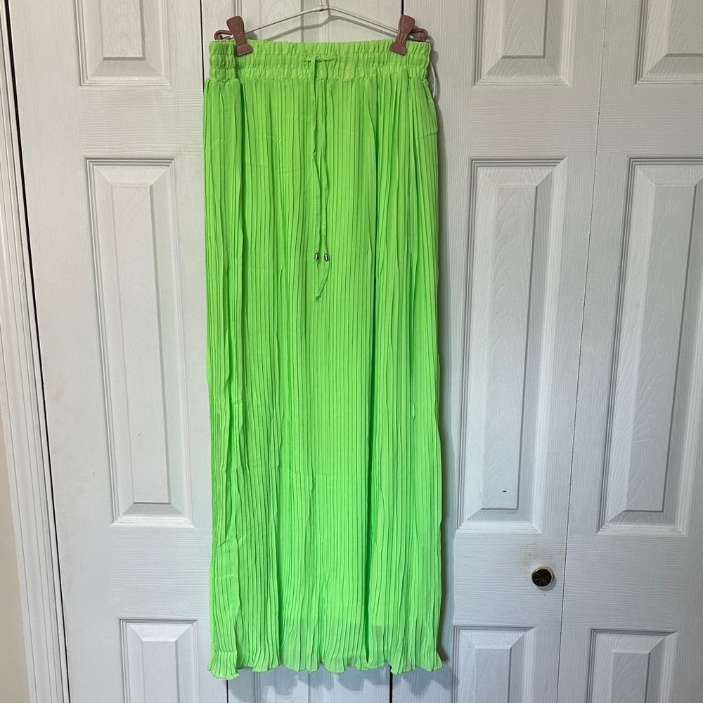Vibrant Green Pleated Maxi Skirt
